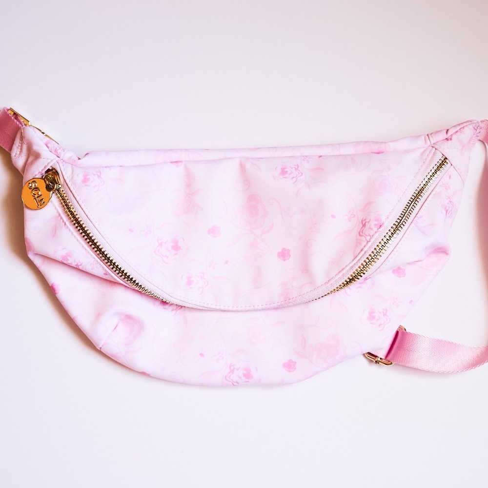 Stoney Clover Lane Pink Climbing Roses Jumbo Fanny Pack